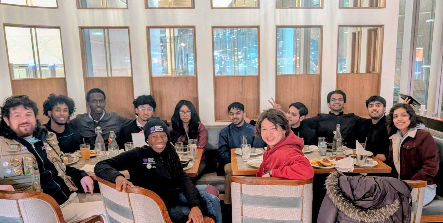 Students and founders gathered for a MISSION:BUIDL roundtable in Philadelphia